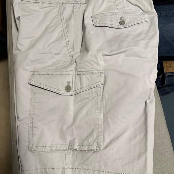 Van Heusen cargo shorts - Picture 8 of 11